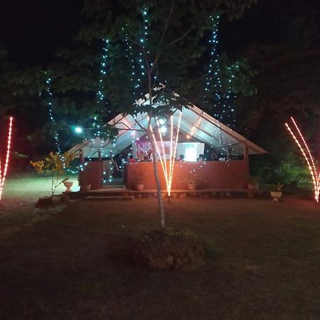 Agoura Hills Hotell Kurunegala Eksteriør bilde
