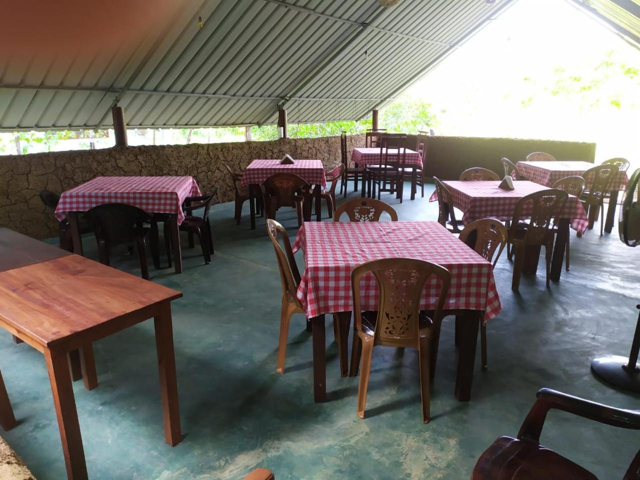 Agoura Hills Hotell Kurunegala Eksteriør bilde